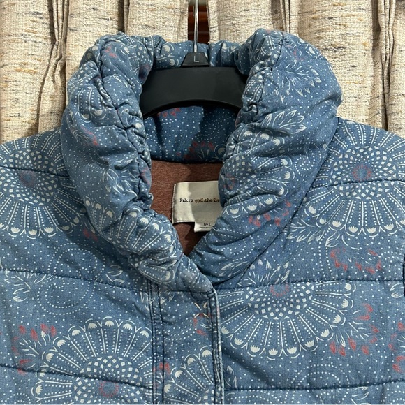 Anthropologie Pilcro and the Letterpress Chambray Blue Puffer Vest - Picture 2 of 13
